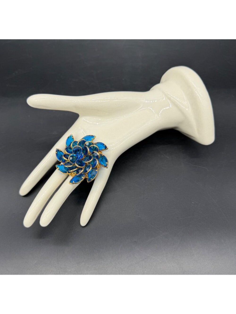 Vintage Mid Century Blue Rhinestone Gold Tone Flower Brooch Pin Elegant Jewelry - Picture 2 of 7